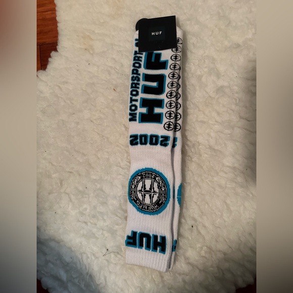 New Huf Men’s White 2002 Motor Sport Long Socks Unisex - Picture 2 of 4